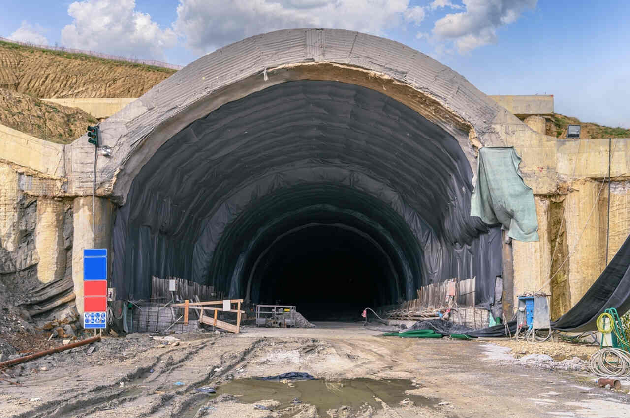 tünel girişinin dıştan görünümü